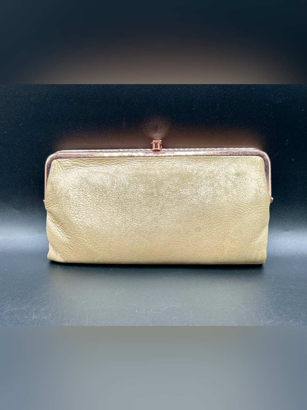 HOBO Lauren Clutch Wallet 
Leather - Metallic-Gold Finish.